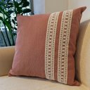 Ver imagem 1 de Capa de Almofada Atelier Renda Rosé 45x45