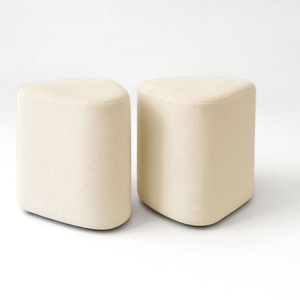 Kit 2 Puff Trevi Triangulo Moderno Decorativo para Sala Escritorio Tecido Boucle