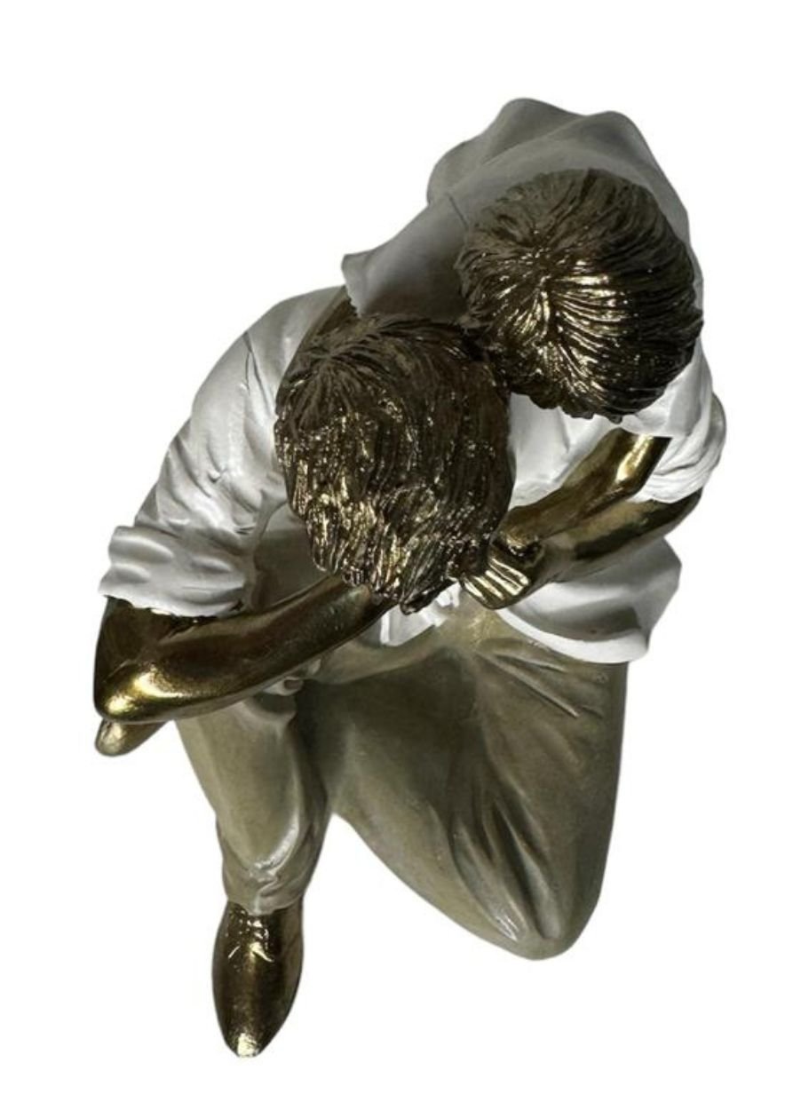 Escultura Decorativa Filho Abraçando seu Pai decoração Espressione Estatua Pai e filho, Estatua Pai  - 7