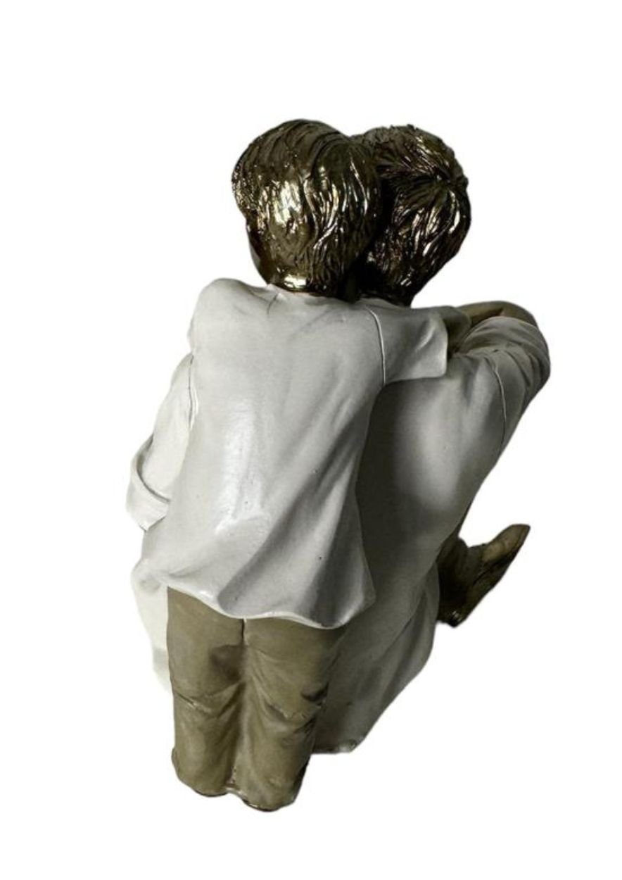 Escultura Decorativa Filho Abraçando seu Pai decoração Espressione Estatua Pai e filho, Estatua Pai  - 6