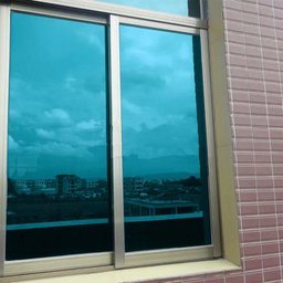 Película Adesiva Uv Profissional Refletiva Preto e Azul Espelhado 50x500cm - 8