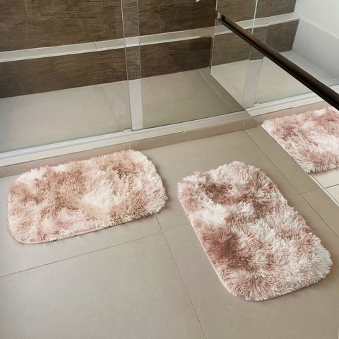 Kit Tapete Pelo Alto Felpudo Peludo Macio Anti Derrapante Alérgico Mesclado Bege 40 x 60 cm