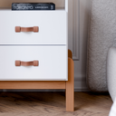 Ver imagem 7 de Kit 2 Mesas de Cabeceira Cama Quarto Mini Cômoda Gaveteiro com Puxador em Couro Sonetto - Branco
