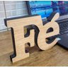 Letreiro 3d 'FÉ' Mdf Laminado Madeira Carvalho Decoração - 1
