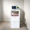Ver imagem 1 de Mesa de Cabeceira Branca 2 Gavetas e 1 Nicho Mesinha para Quarto Lateral da Cama Estilo Cômoda
