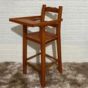 Ver imagem 2 de Cadeira de Alimentação Infantil com Proteção - Verniz