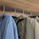 Ver imagem 2 de 30 Cabides Transparentes de Roupa Giratório Adulto para Loja 42cm Atacado Magazzino Plástico