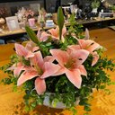 Ver imagem 2 de Arranjo Grande Centro Mesa Lírio Rosa Artificial Vaso Branco Decore Fácil Shop