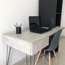 Ver imagem 6 de Escrivaninha Mesa Escritório com Estante e com 1 Gaveta 4 Nichos 137,8cm Industrial Tampo Concreto Fusion Preto Artany
