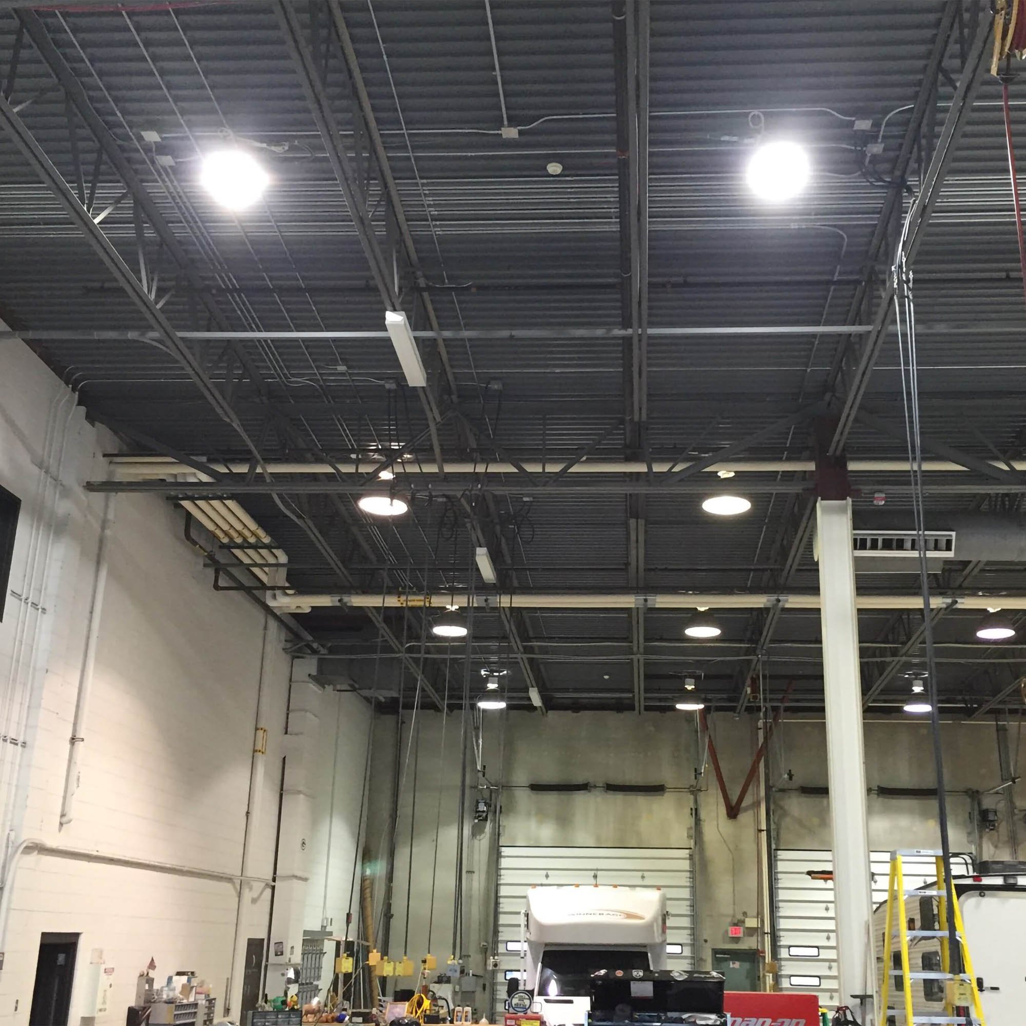 Luminaria Solar Industrial 150w Loja Empresa Comercio Galpão Regulavel Quintal com Controle Remoto S - 17