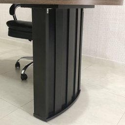 Mesa para Escritório com Curvas Orgânicas, Pés Ripados e Tampo Tamburato Diretor 2 Metros  - 12
