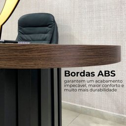 Mesa para Escritório com Curvas Orgânicas, Pés Ripados e Tampo Tamburato Diretor 2 Metros  - 11