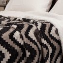 Ver imagem 2 de Cobertor Casal Home Design Áustria Geométrica Preto