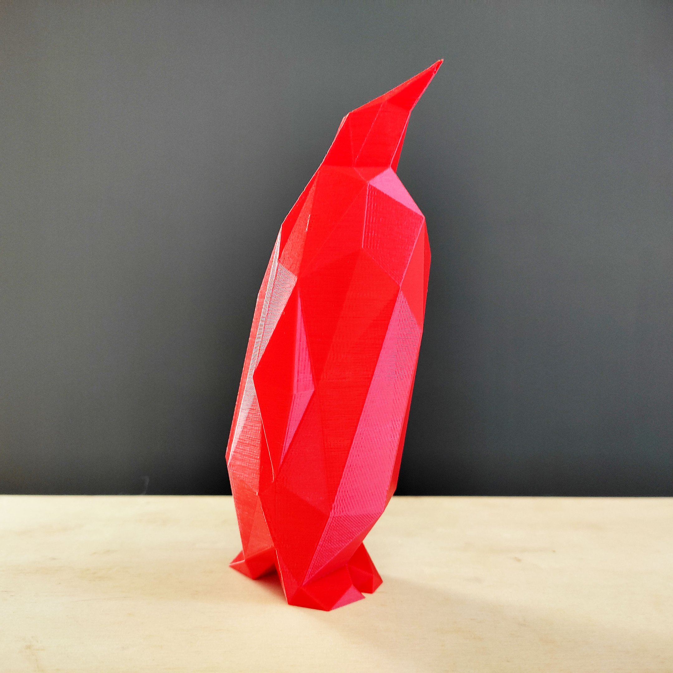 Pinguim Decorativo - 15 Cm De Altura - Toque 3D:Vermelho - 5