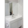 Gabinete de Banheiro em Porcelanato com Porta de Correr e Porta-papel Integrado 80x40x80 - 1