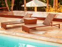 Ver imagem 2 de Espreguiçadeira Grécia e Mesa Grécia em Alumínio para Piscina, Jardim - Argila
