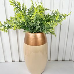Decoração sala rack vaso centro de mesa bege/cobre c/ planta - 4