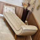 Ver imagem 5 de Recamier Calçadeira King 195 Cm em Tecido Sintético Bege com Tachas Cisne - Larbelle