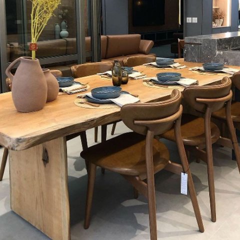 Mesa de Tronco Pequiá Orgânica com Pés de Tronco Cor Natural 90cm de Largura:comprimento 400cm X Alt