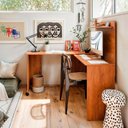 Ver imagem 2 de Escrivaninha em L 2 em 1 com Rodízios e Prateleira Freijo