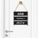 Ver imagem 1 de Placa Decorativa Fundo Preto Não Repare a Bagunça com Corda Sisal - 40x25cm