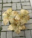Ver imagem 2 de Kit 4 Flores Artificial Glitter Enfeite Dourado Natal 25cm