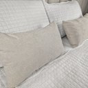 Ver imagem 4 de Kit 2 Capas Almofada Baguete Bouclé 50x30 – Zíper Invisível, Texturizado