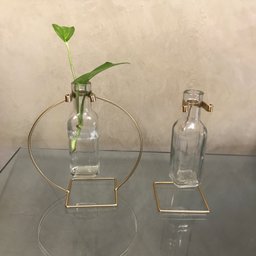 Vaso Solitário Em Vidro E Suporte Em Metal Dourado - Unidade Suporte Simples - 2