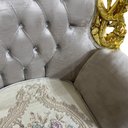 Ver imagem 6 de Par de Poltronas Clássicas Bege com Dourado