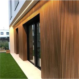 Acabamento Lateral Painel Ripado em Wpc Teak B Casa Grassi - 1