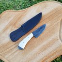 Ver imagem 6 de Faca Edc Artesanal Pequena Coreadeira Forjada em Aço Damasco Cabo Osso D'avila