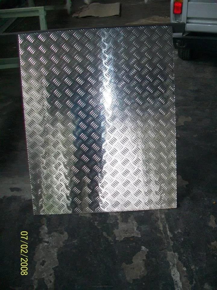 Chapa Alumínio Lavrada Xadrez 500x500mm Espessura de 1,2mm - 7