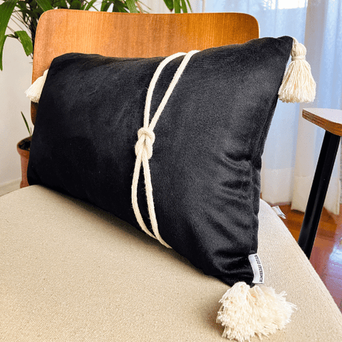 Capa de Almofada Retangular - com Detalhes em Macramê e Pompons - 50x 30 Cm Almofadas Estilo
