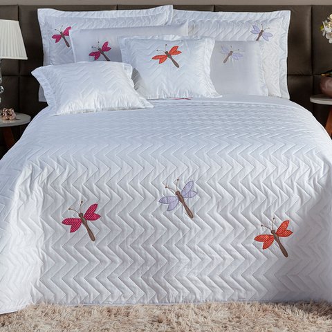 Kit 3 Peças Cobre Leito Casal Queen Bordado Libélula Matelado