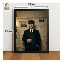 Ver imagem 2 de Quadro Decorativo Thomas Shelby com Vidro Preto