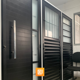 Porta Social com Postigo Vidro Boreal Aluminio Preto - Linha 25 - 210cm - 80cm - Direito - 4