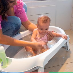 Banheira Bebê Dobrável de 0 à 3 Anos Fechamento Compacto Smile Rosa Safety 1st - 9