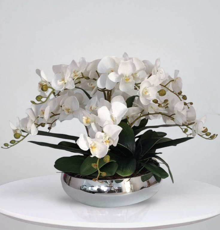 Arranjo de 6 Orquideas Artificiais Brancas Silicone e Vaso