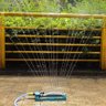 Irrigador Oscilante Lorben 1-2" 15 Furos Aspersor com Bico Engate Rápido Jardim Gramado Horta - 2