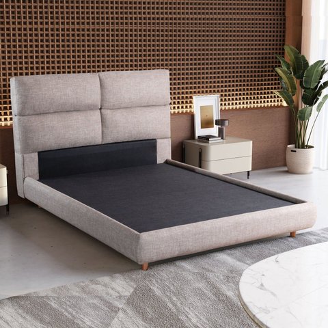 Cama Estofada Casal com Estrutura Reforçada e Design Moderno Urano Marrom
