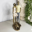 Ver imagem 2 de Escultura Casal Decorativo com Cachorro