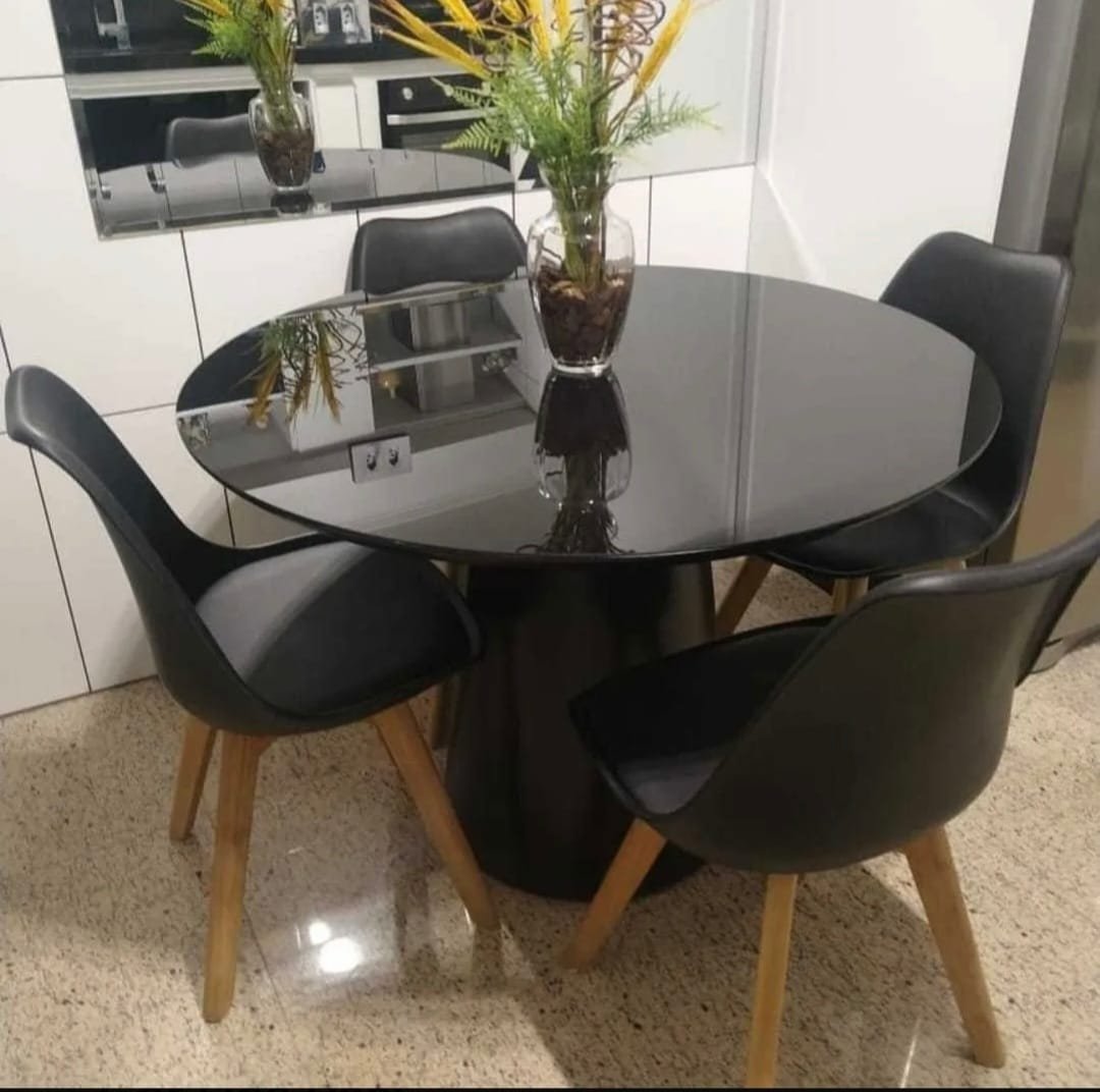 Mesa De Jantar Cone Laqueado Tampo Redondo De Vidro 90cm Preto - 1