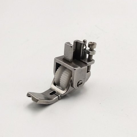 Calcador Vivo Esquerdo com Rodízio Plástico para Reta Df-60579 1/8 - Sun Special