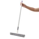 Ver imagem 2 de Vassoura Emborrachada com Rodo Multiuso 2 em 1 Limpeza Geral Varre e Seca - Simplo