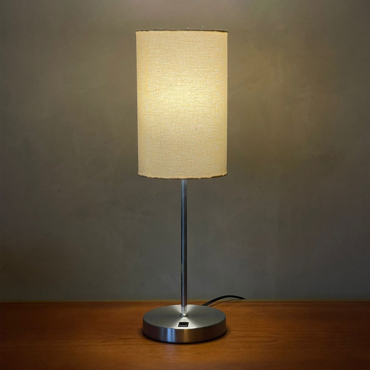 Abajur Luminária de Mesa Quarto ou Sala Redondo Escovado com Interruptor com Cúpula Bege