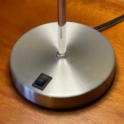 Abajur Luminária de Mesa Quarto ou Sala Redondo Escovado com Interruptor com Cúpula Bege - 5