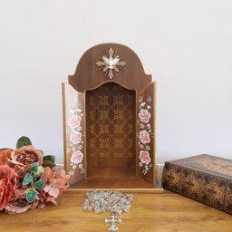 Oratório Capela Porta Fixa e Flores para Imagens de até 22cm Marrom Barroco - Coleção Congonhas - 3