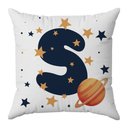 Ver imagem 3 de Kit 2 Capas Almofadas Astronauta Nome 45x45 Id Decor:letra S