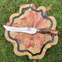 Ver imagem 4 de Faca Artesanal Forjada Integral Churrasco Pena Folha Aço Inox 420c Cabo Híbrido Pétalas de Ouro