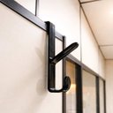 Ver imagem 1 de Suporte Alça Porta Gancho Duplo Multiuso Organizador Resistente Bolsa Casaco Toalha